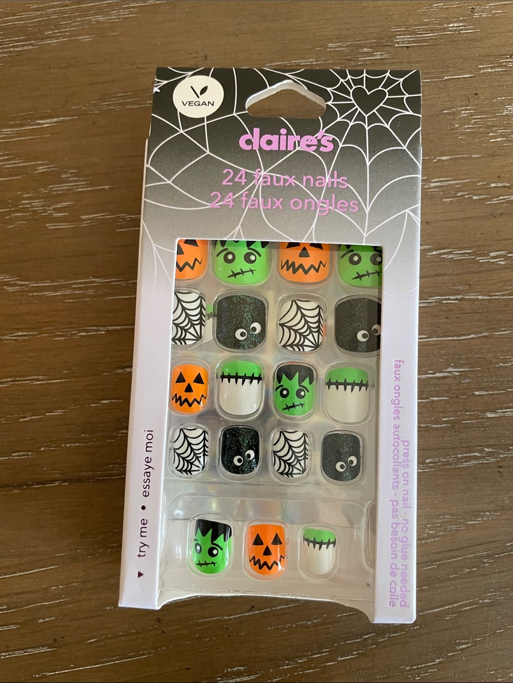 💖 Pick three $15 - Claire's Halloween Press-On Nails